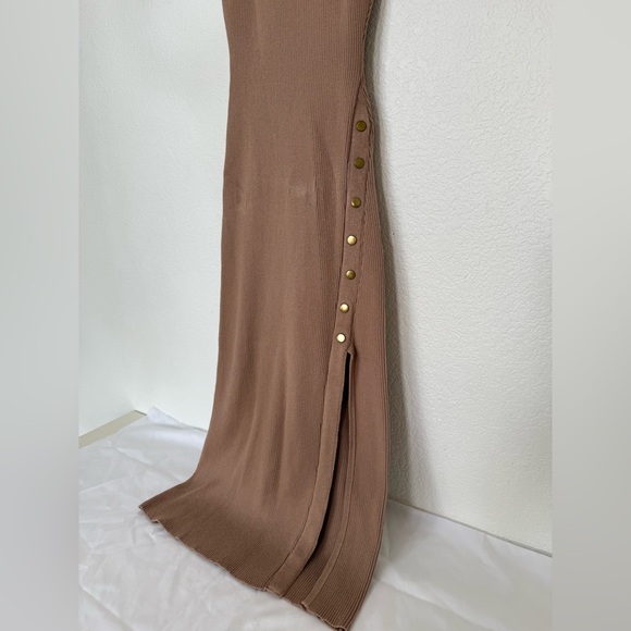 Windsor Tan Ribbed Midi Slit Dress | Size L - Picture 3 of 7